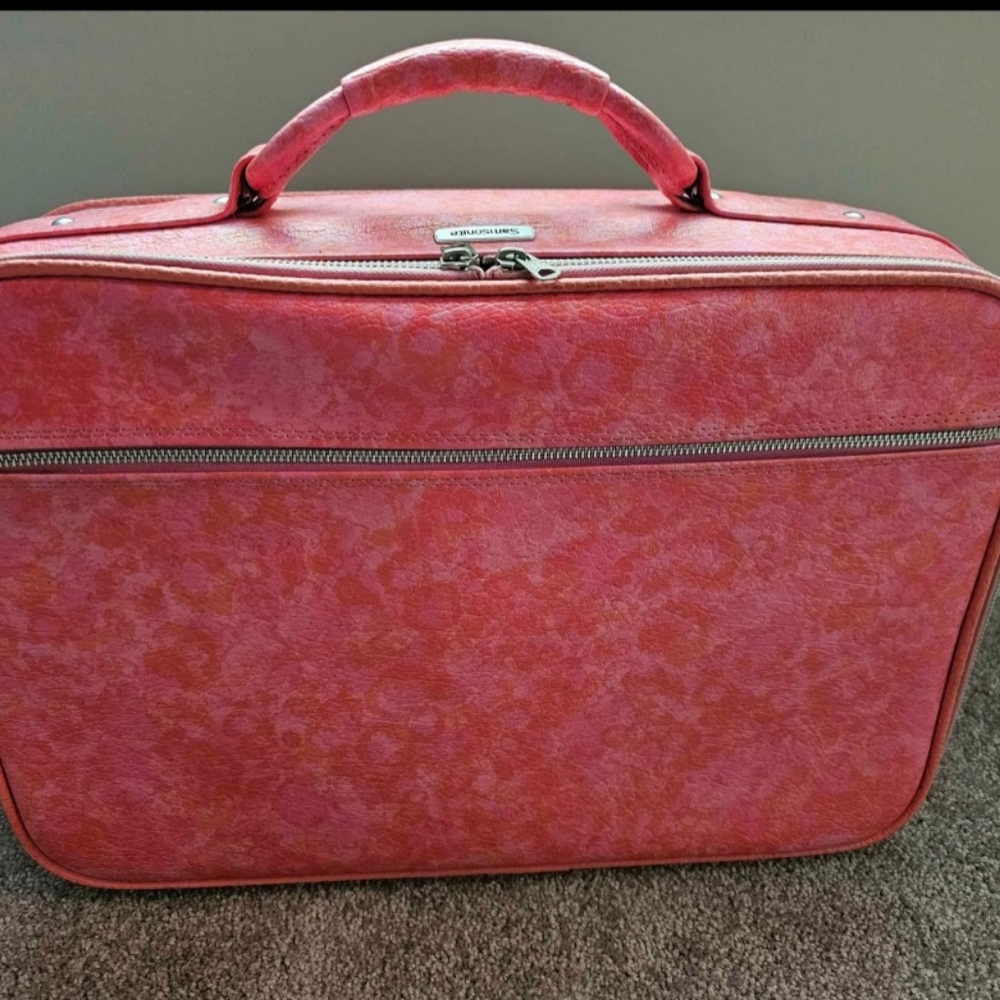 Vintage Samsonite barbie pink luggage